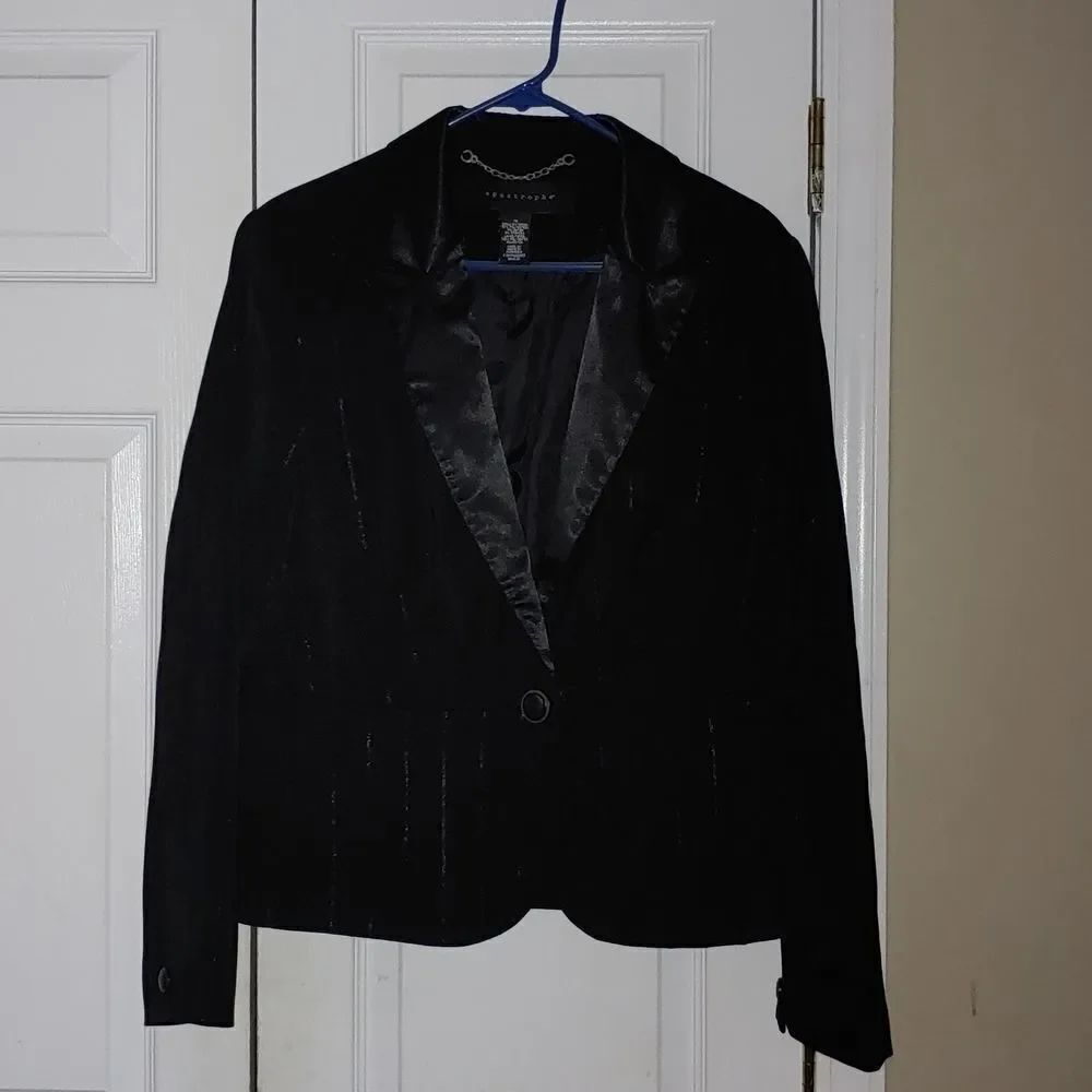 Apostrophe  black pinstriped blazer  Sz 16